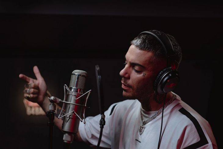 Emis Killa 64 Bars